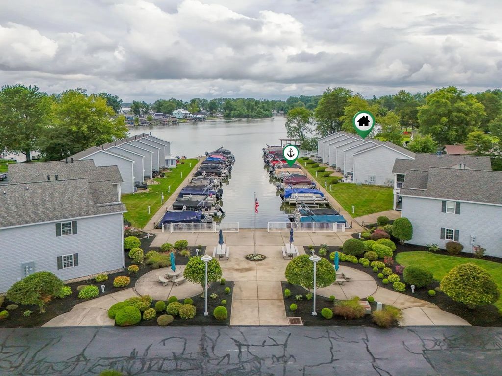 7455 Snug Harbor Drive, Russells Point