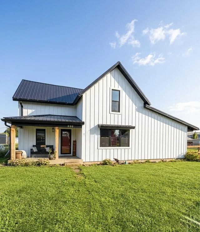 250 S Oak Street, Lakeview