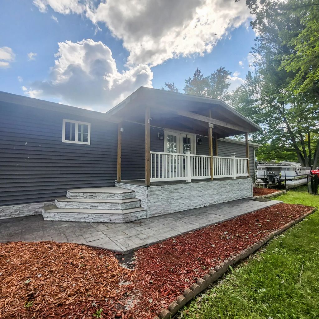 11421 Blackhawk Path, Lakeview