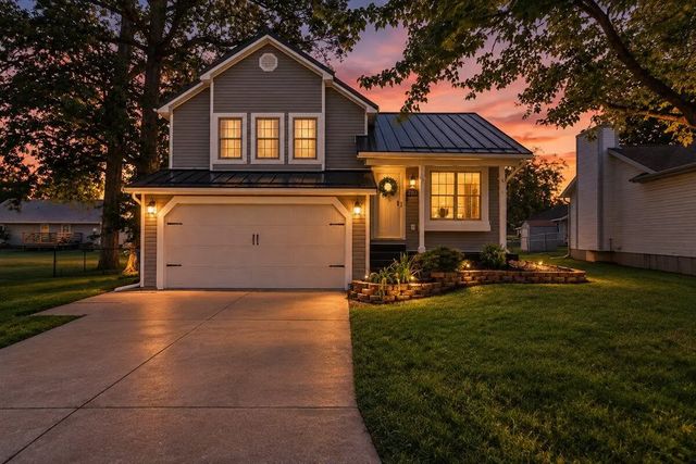 210 White Oaks Court, Russells Point
