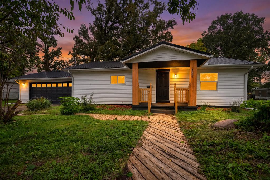8869 Walnut Street, Lakeview