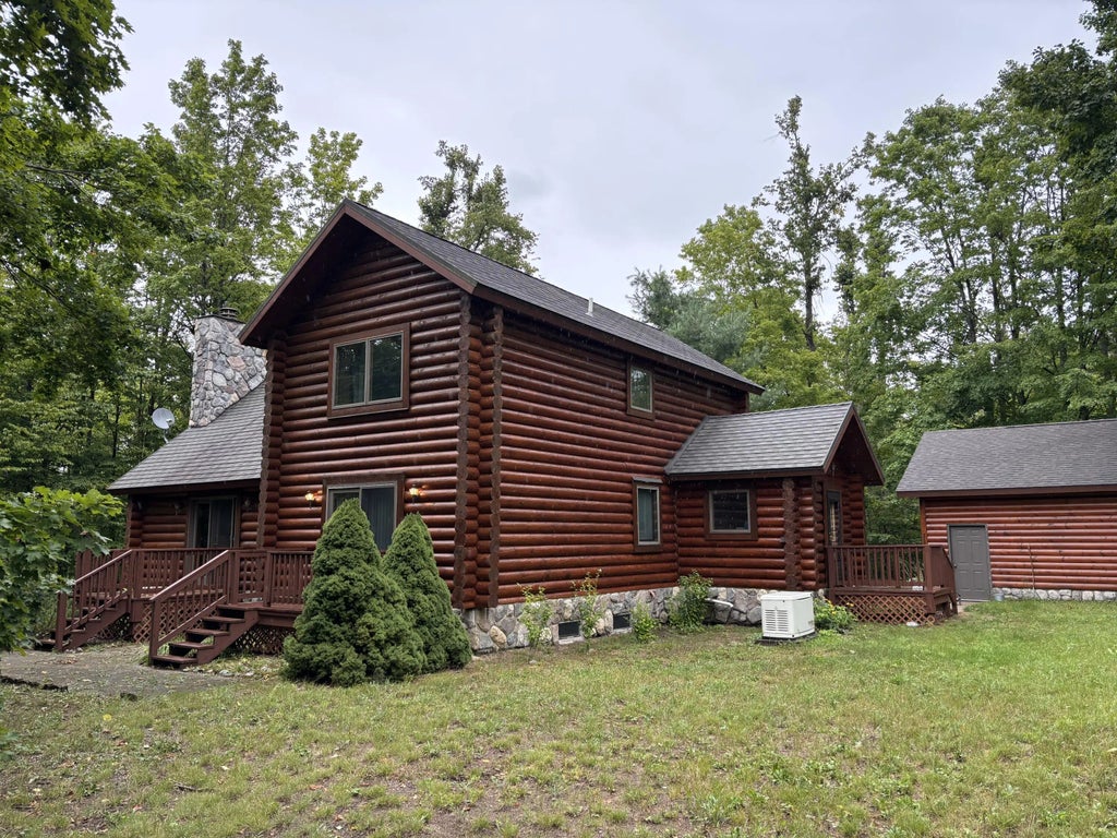 10149 Tittabawassee Trail, Gaylord