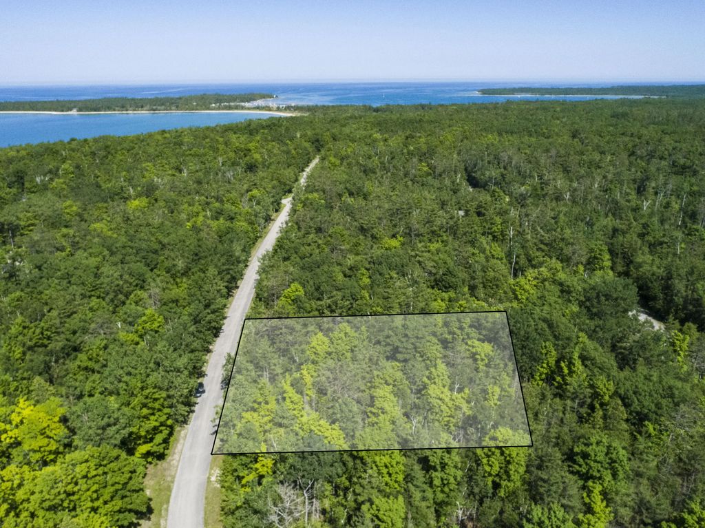 Nhn Renwick Circle Lots 152 & 153, Presque Isle