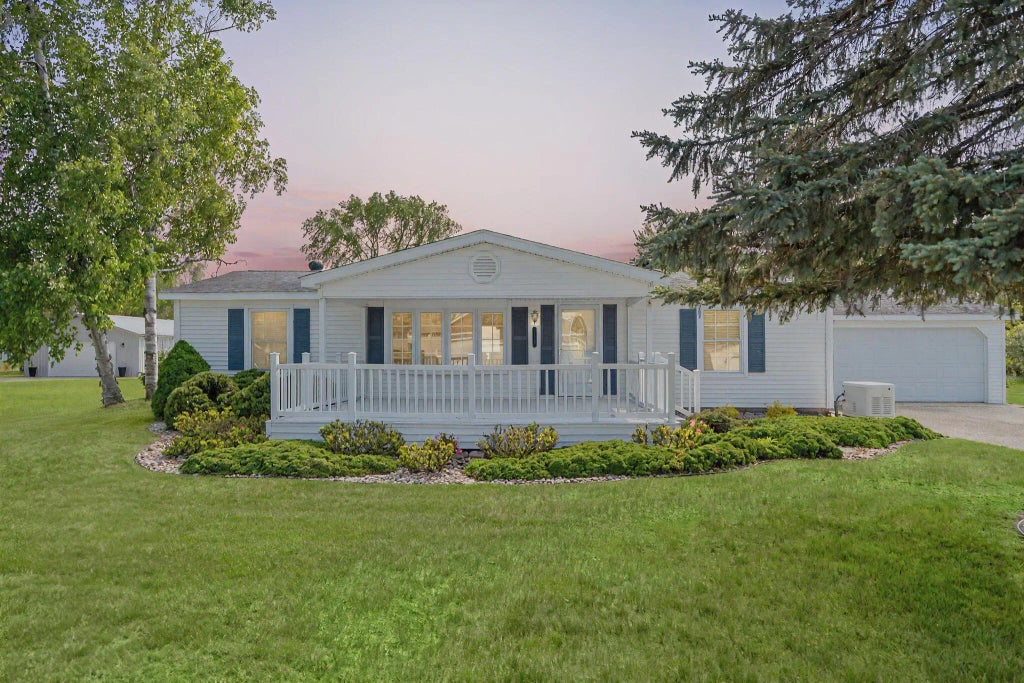 713 Iroquois Avenue, Prudenville