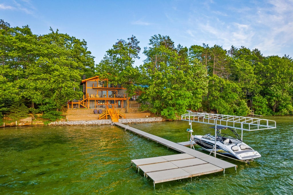 6558 Old 27 South, Gaylord