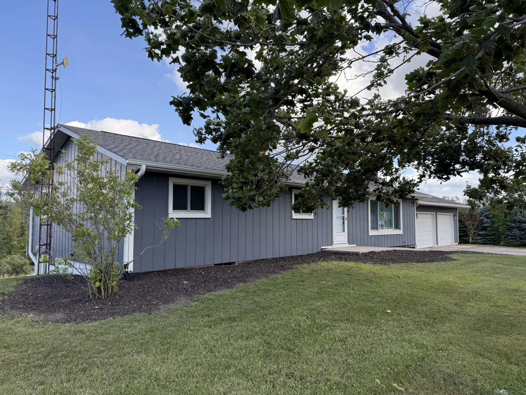 5361 E M-32, Gaylord