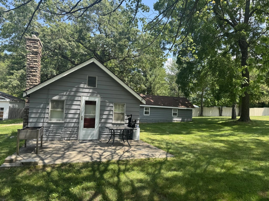 705 Nicolet Trail, Houghton Lake