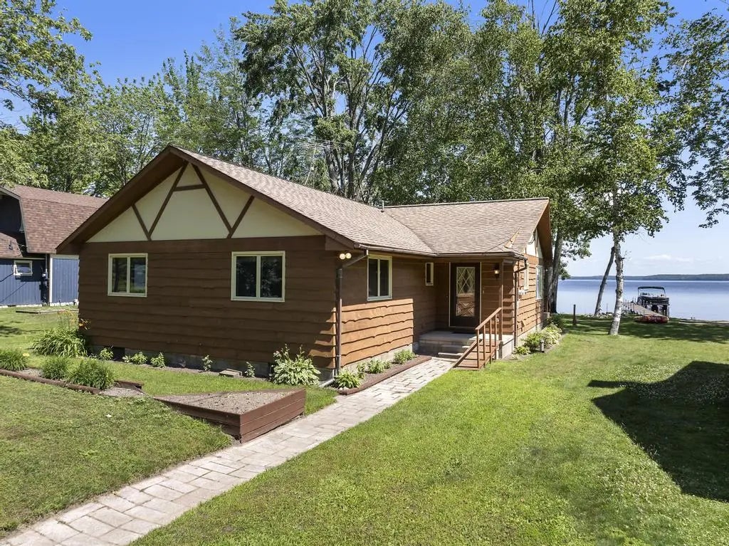 9470 Silver Strand Rd Road, Levering