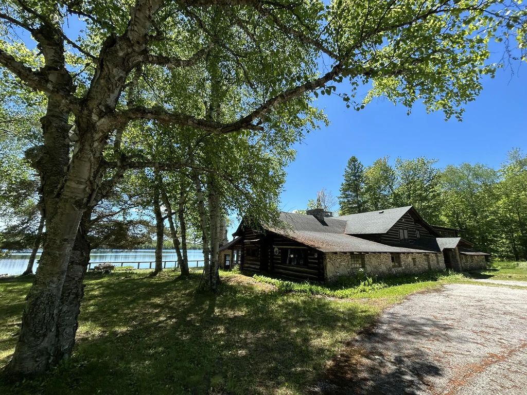 22423 S Wegwas Drive, Trout Lake