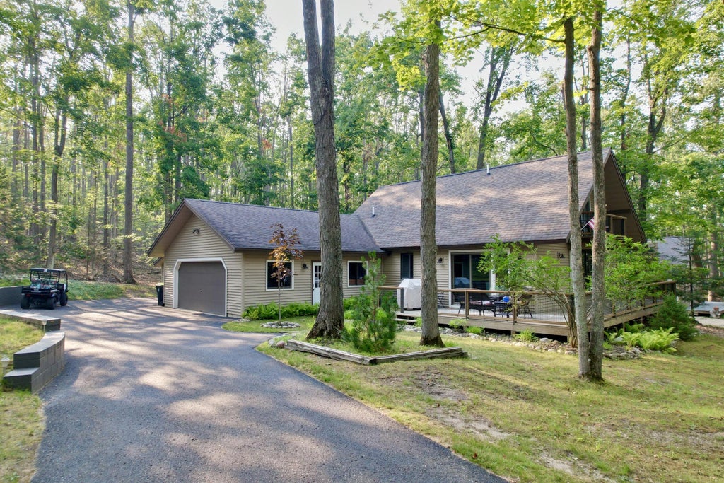 842 Porcupine Path, Gaylord