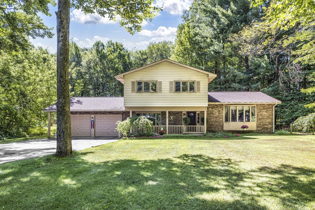 305 Huntington Road, Houghton Lake