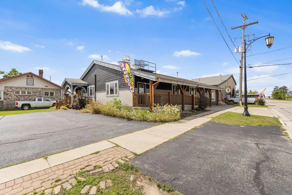 325 W 2nd Street, Gaylord