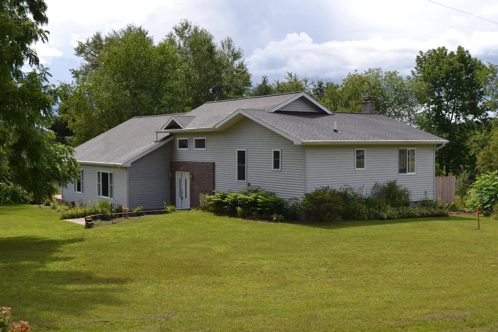 2816 E M-72, Harrisville