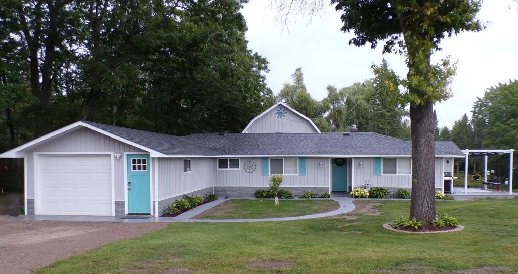 3739 Club Road, Indian River