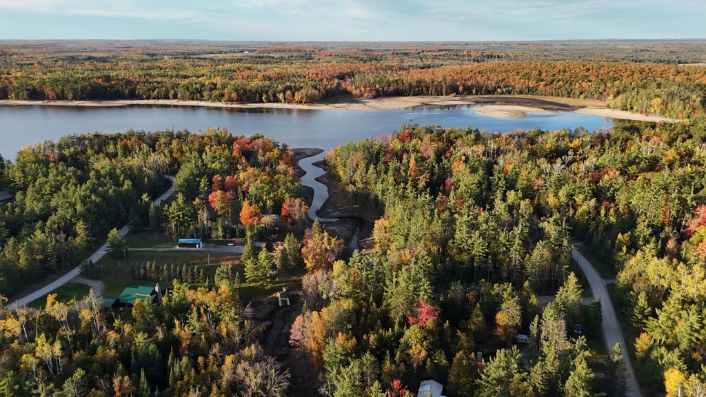 12498 E Shore Drive, Millersburg