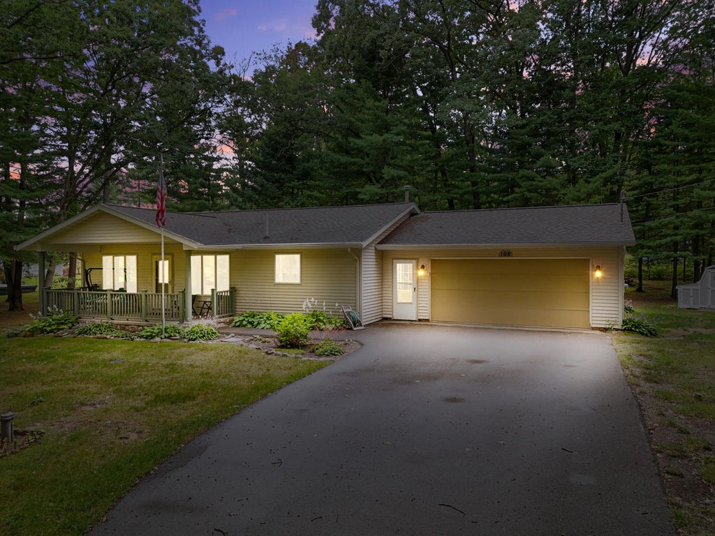 108 Corral Street, Houghton Lake