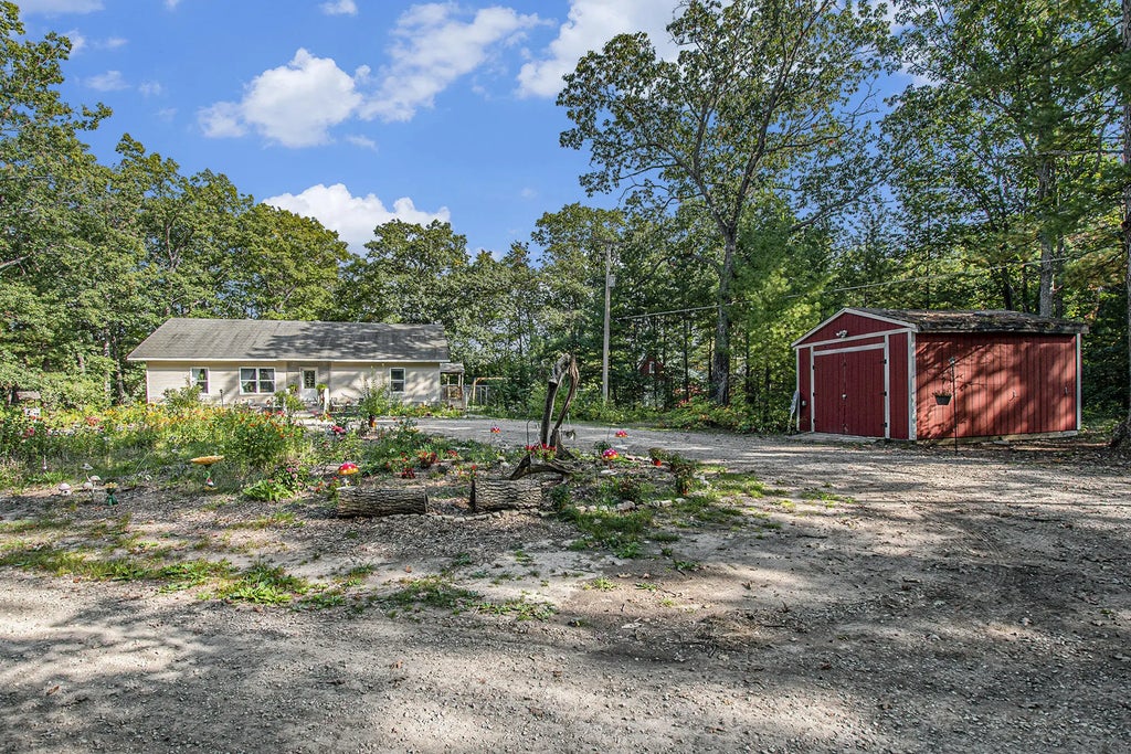 7693 S Straits Highway, Indian River