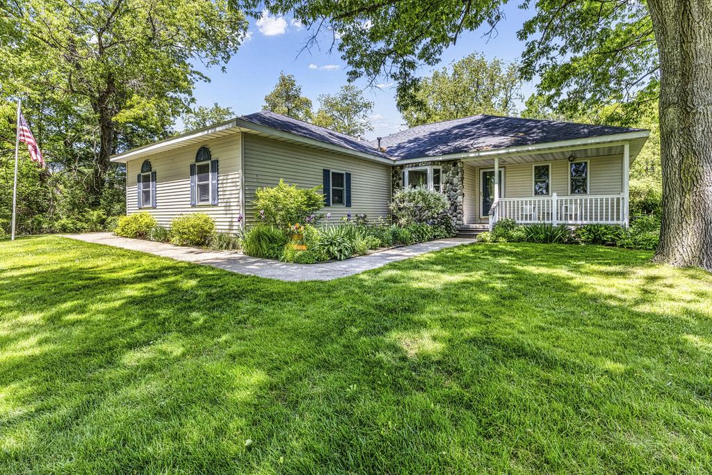 3396 Lansing Road, Roscommon