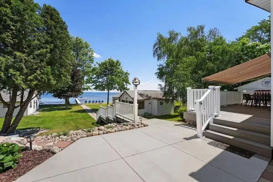 6120 W Houghton Lake Drive, Houghton Lake