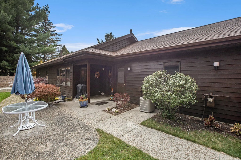 2051 E Hammond Place, Traverse City