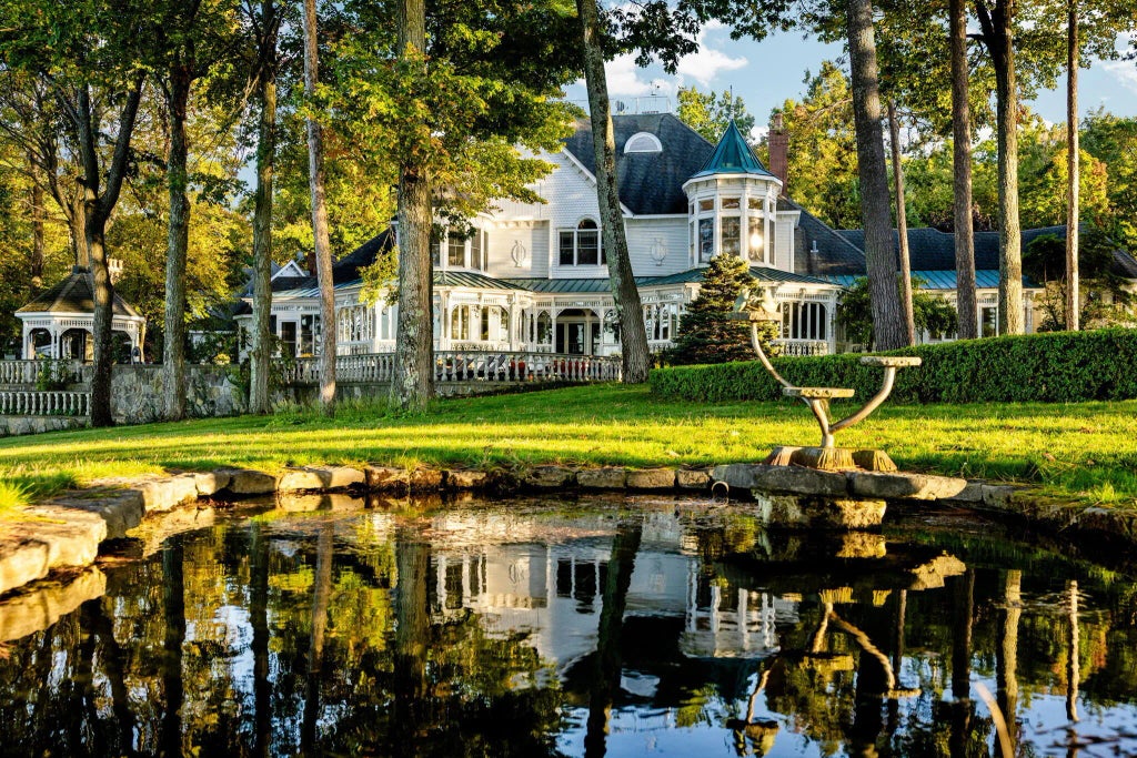 3063 Red Pine Point Drive, Indian River