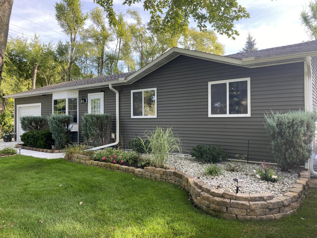 101 Island View Drive, Alpena