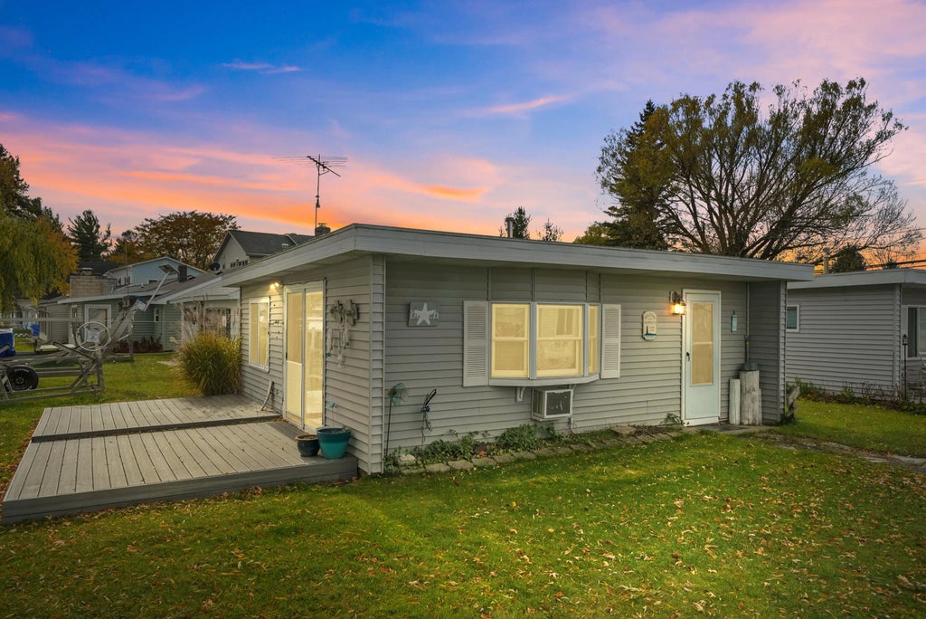 10222 West Shore Drive #4, Houghton Lake