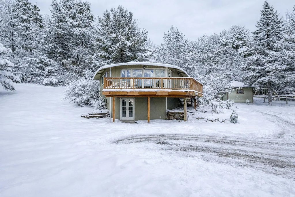 3338 Hillview Road, Boyne Falls