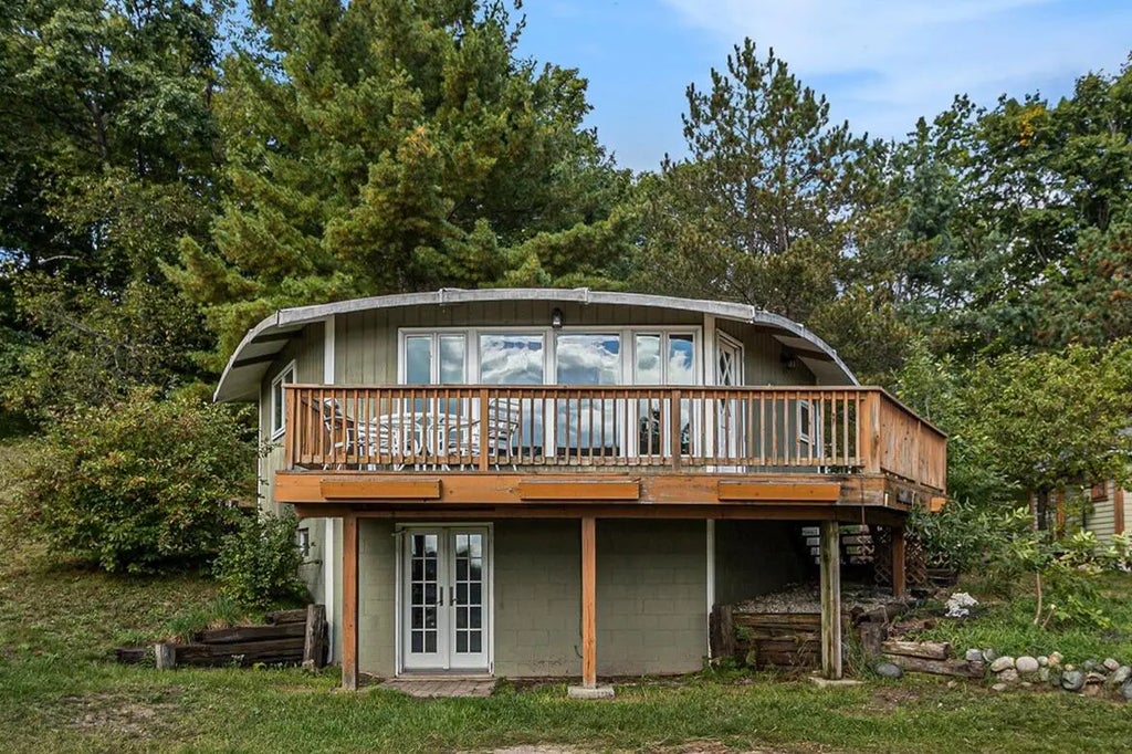 3338 Hillview Road, Boyne Falls