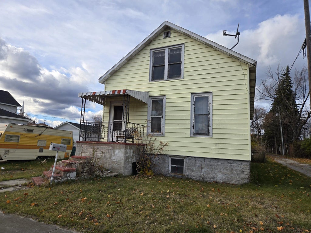 711 Ford Ave Avenue, Alpena