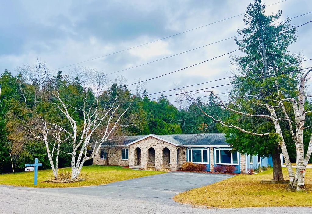 198 W Spruce Street, St. Ignace