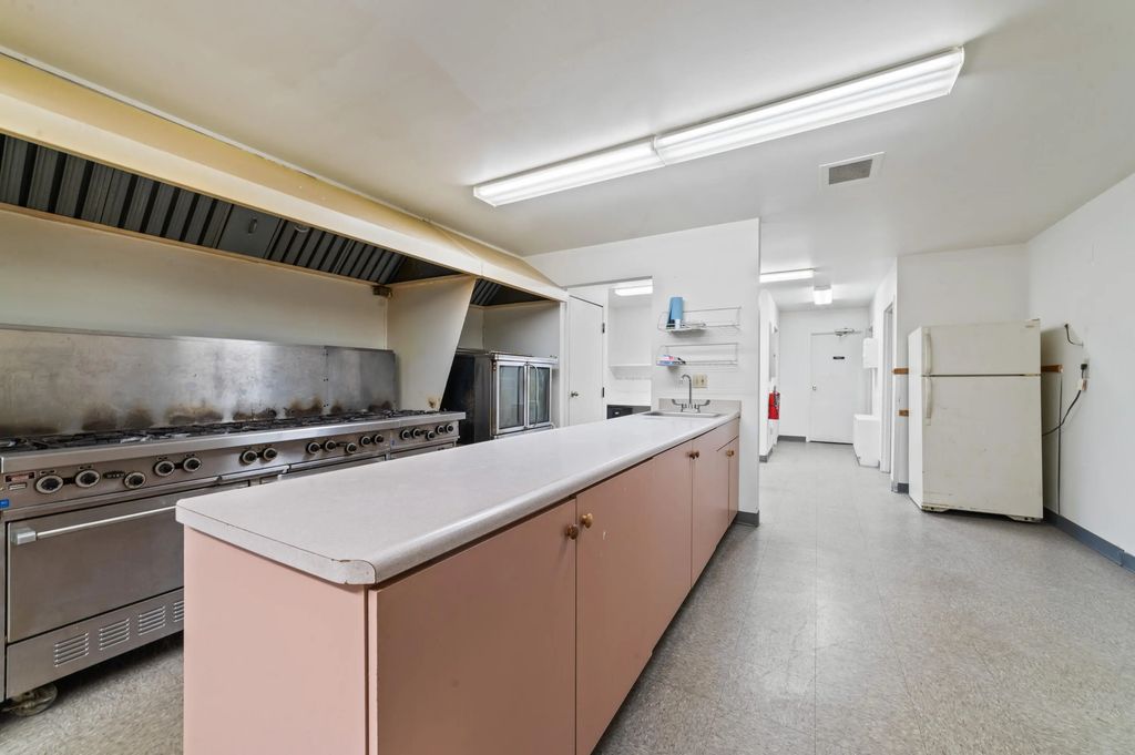 120 Grandview Boulevard , Commercial Kitchen, Gaylord