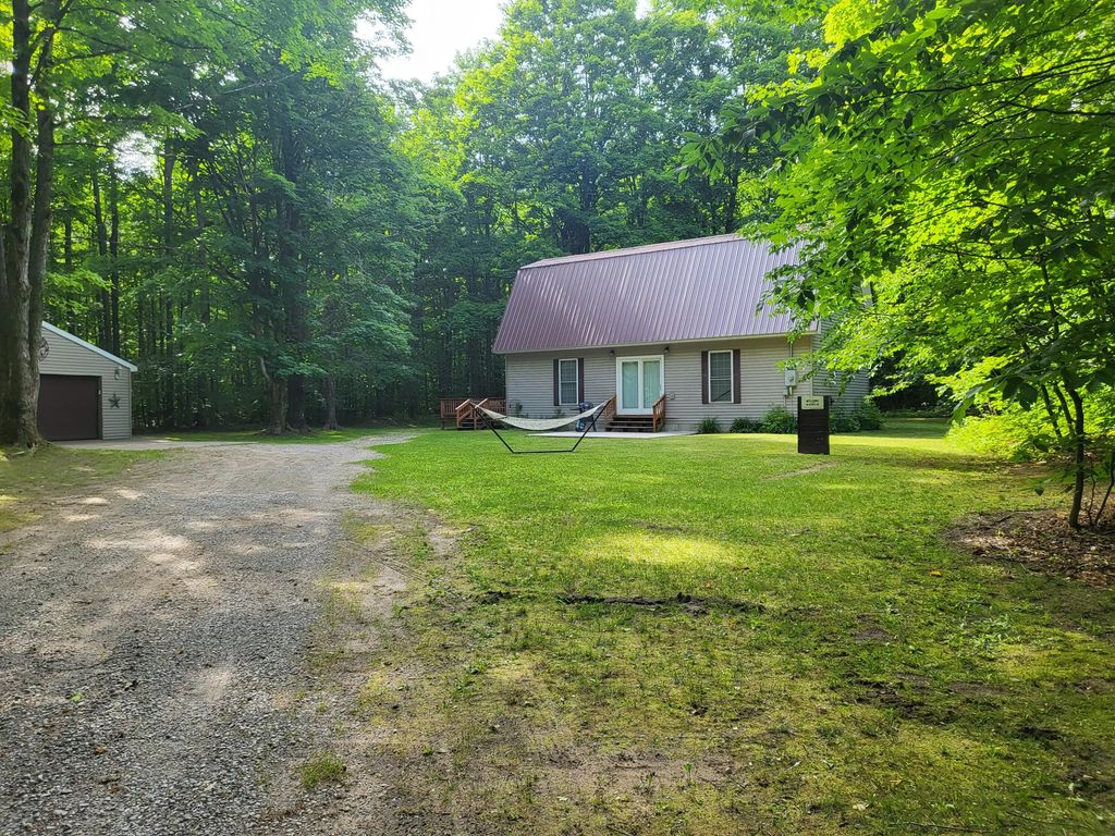 9933 N Roberts Road, Frederic