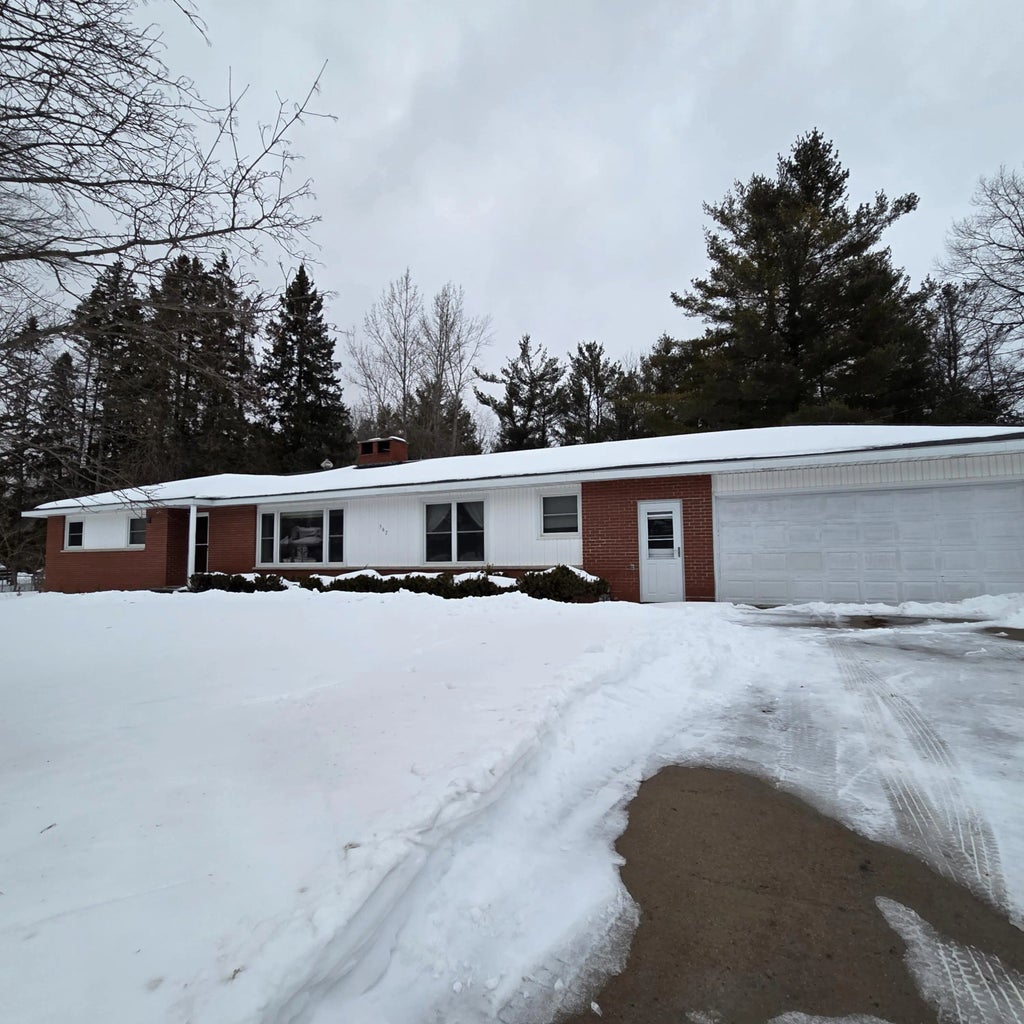 567 Long Rapids Road, Alpena