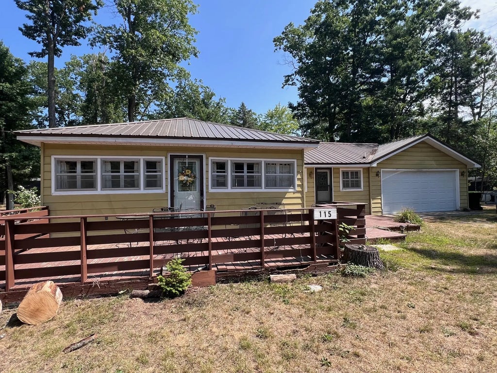 115 Saginaw Legion Drive, Roscommon