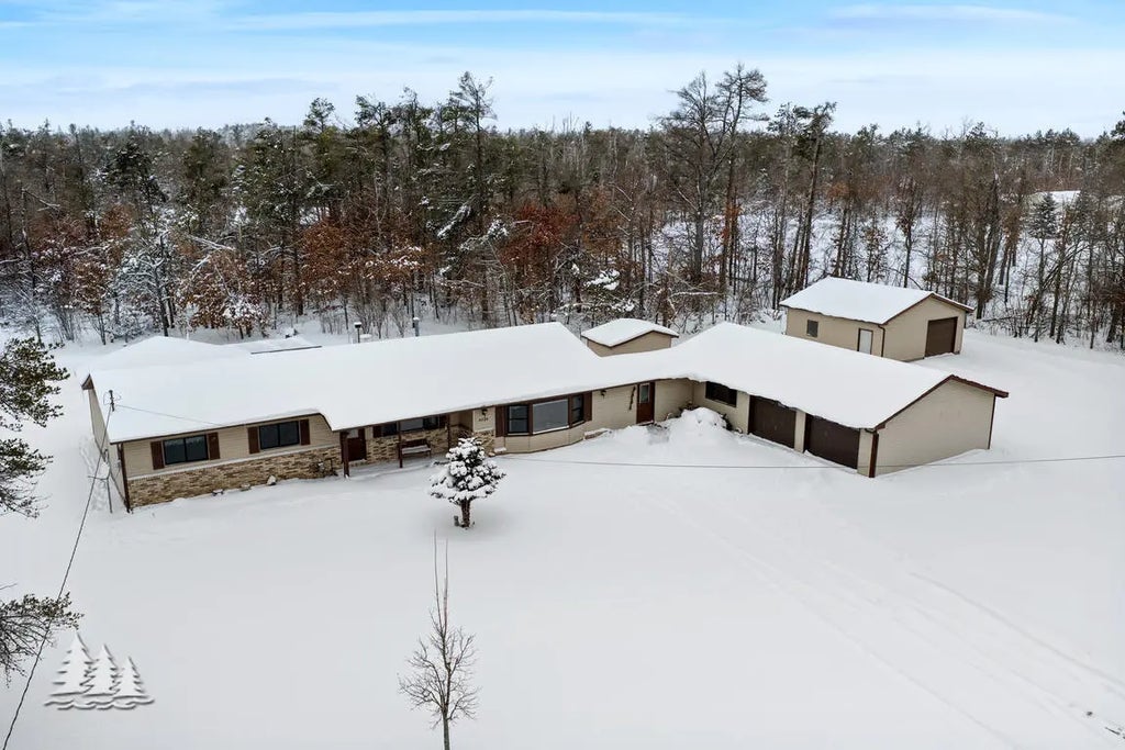 5399 Pinecrest Drive, Lewiston