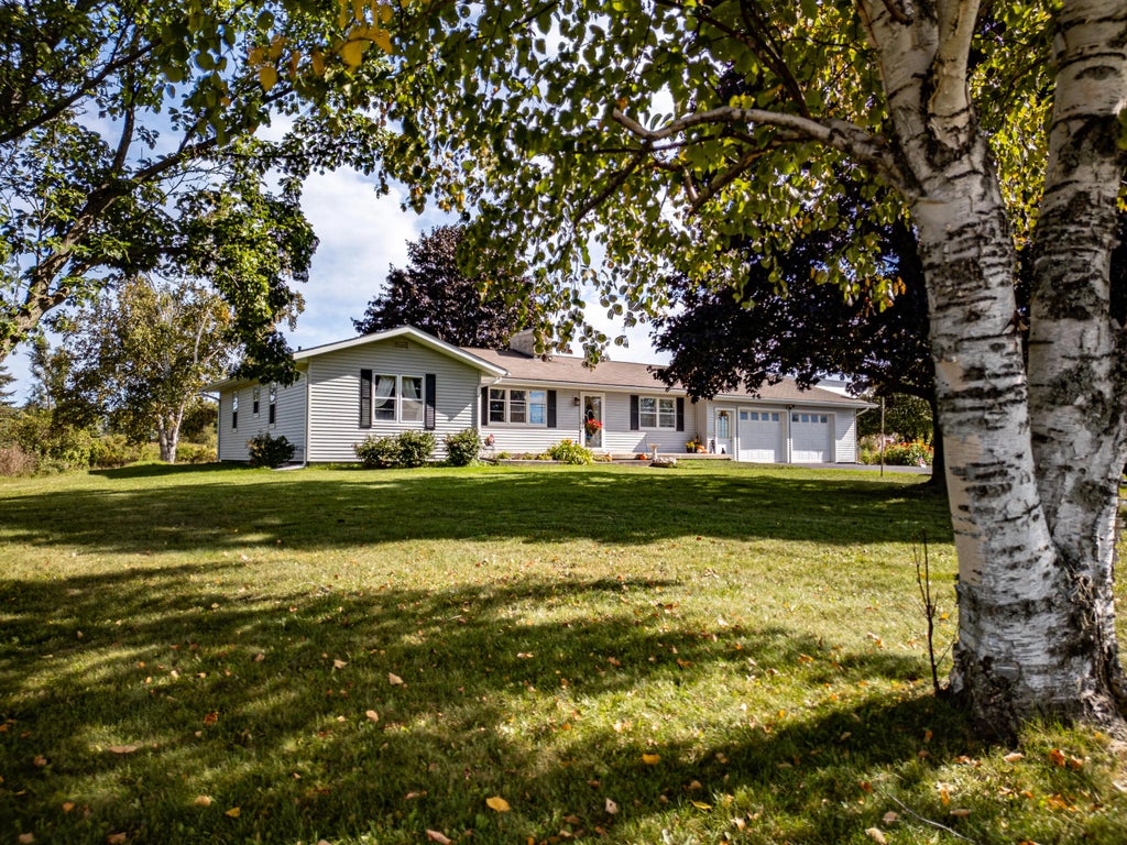 2425 S M-211, Onaway