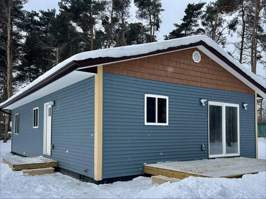 6680 Bay Shore West Drive, Charlevoix