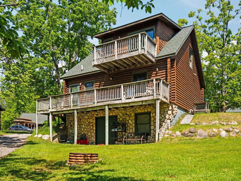 2467 Beaver Creek Drive, Gaylord