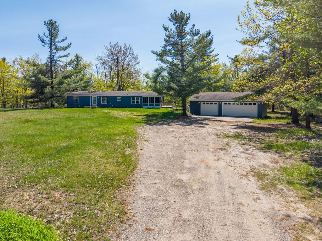 10685 Upper Mograin Road, Cheboygan