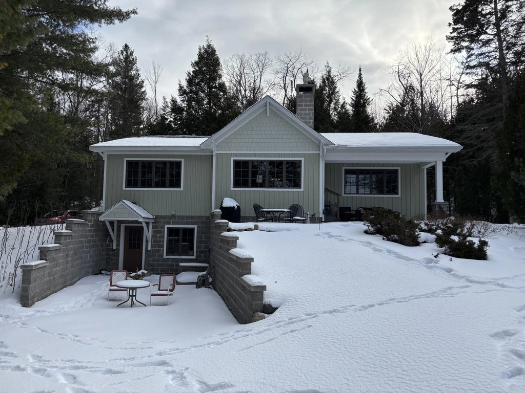 7449 N Us Highway 23, Rogers City