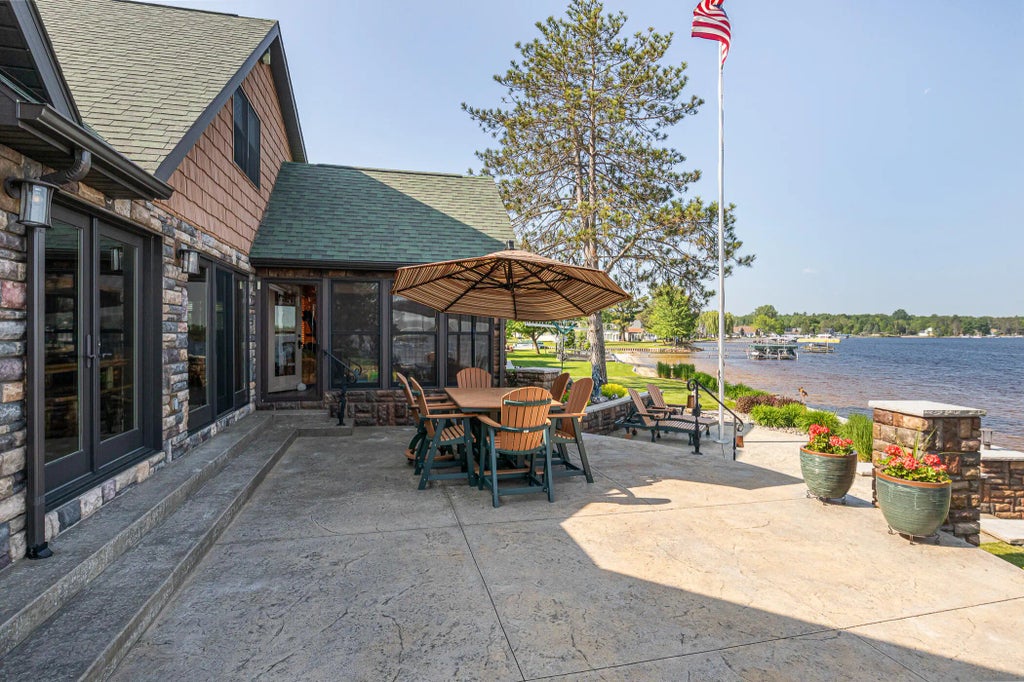 6890 Jessie Drive, St. Helen