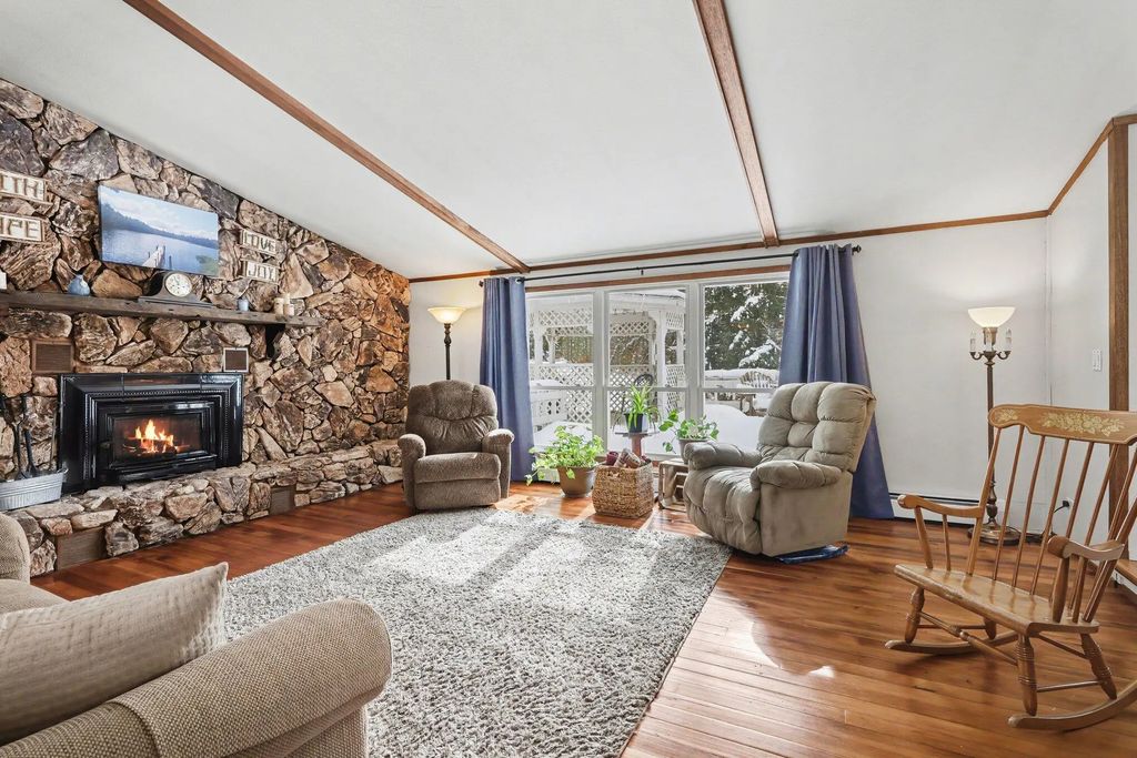 1951 Kneeland Road, Fairview