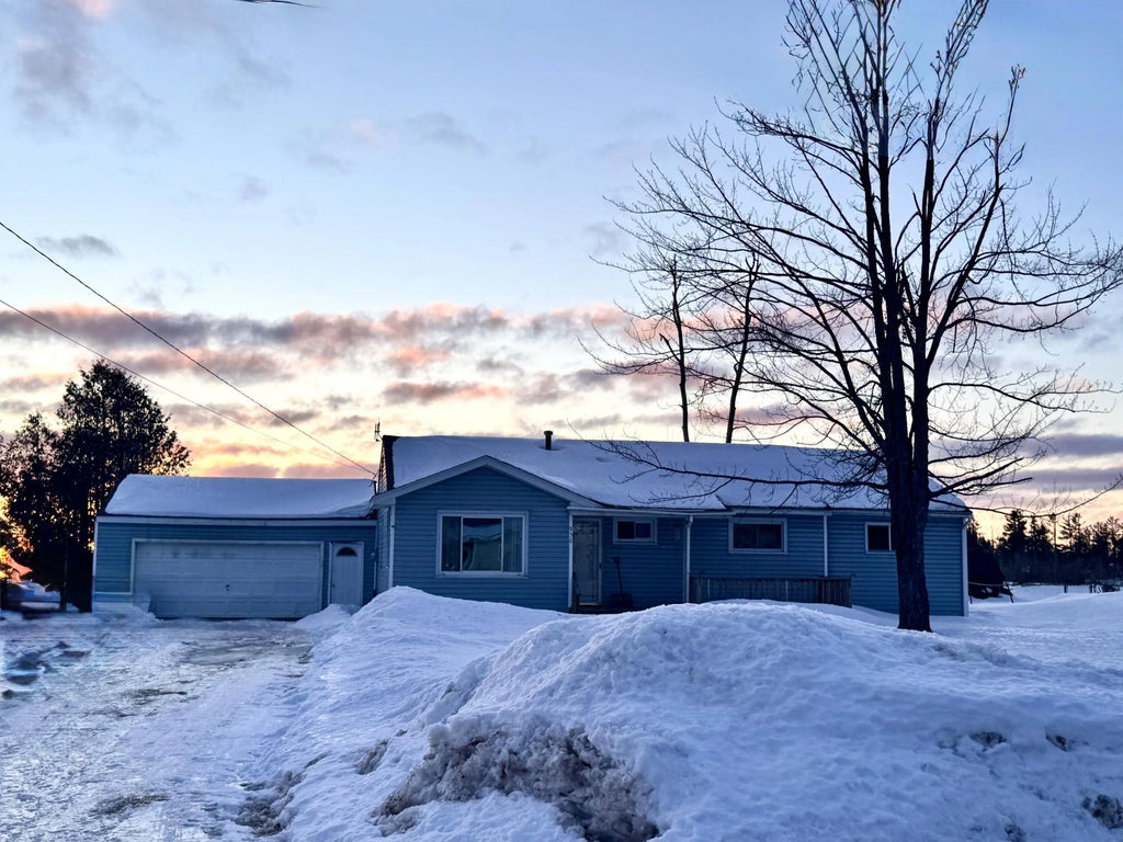 950 Briar Lane, Gaylord