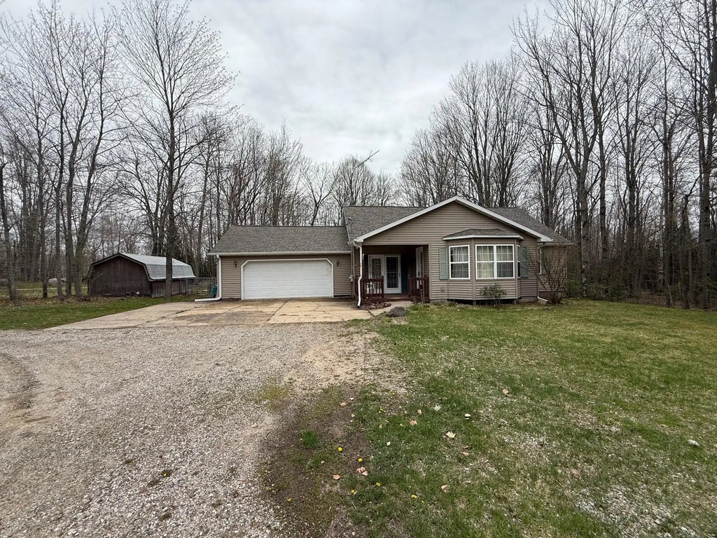 9906 E Houghton Lake Drive, Houghton Lake