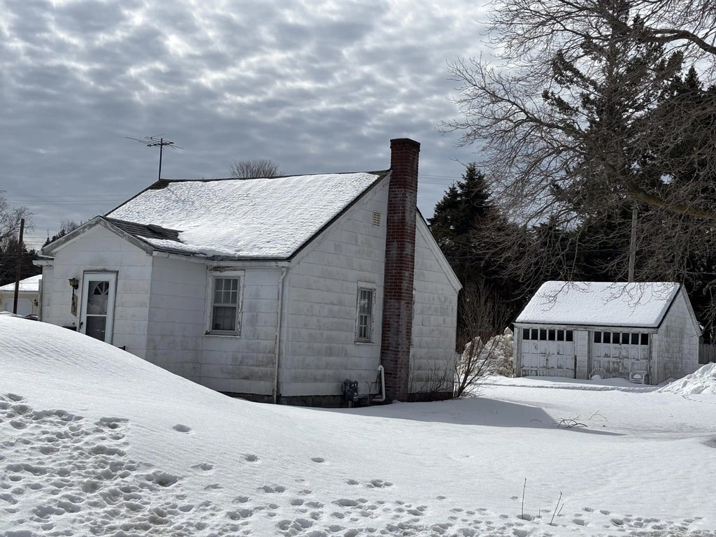 443 S 3rd Street, Rogers City