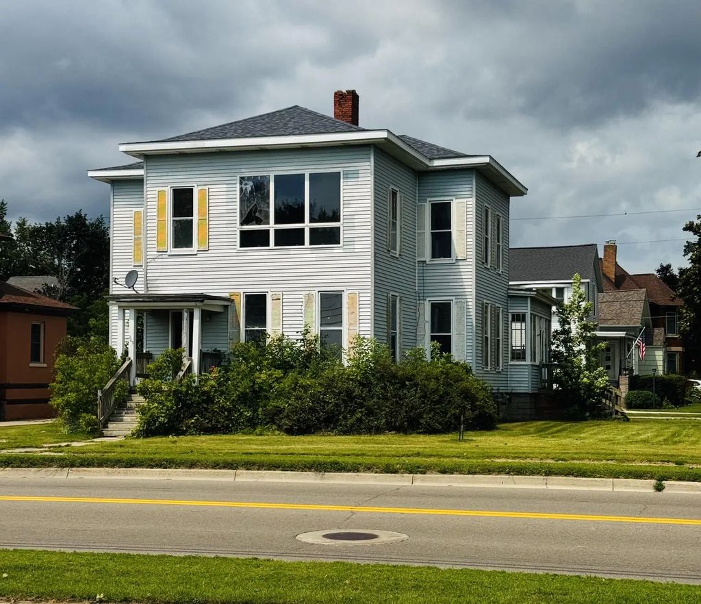 203 S State Avenue, Alpena