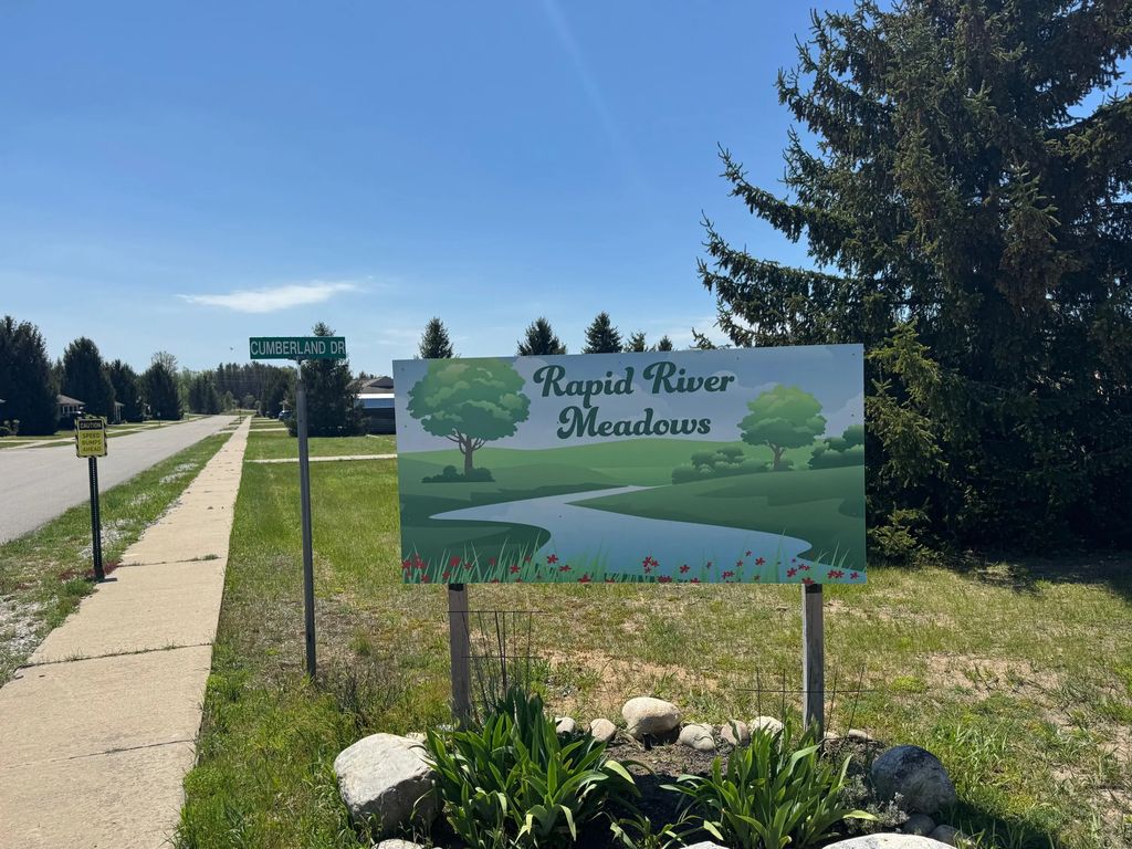 9001 Cumberland Drive Unit 16, Mancelona