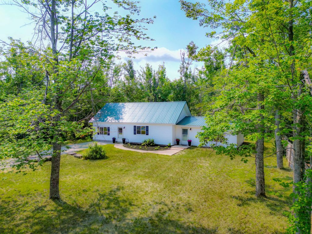 10280 Us 23, Cheboygan