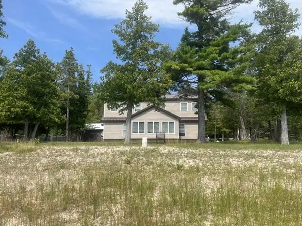 195 W Huron Drive, Bois Blanc